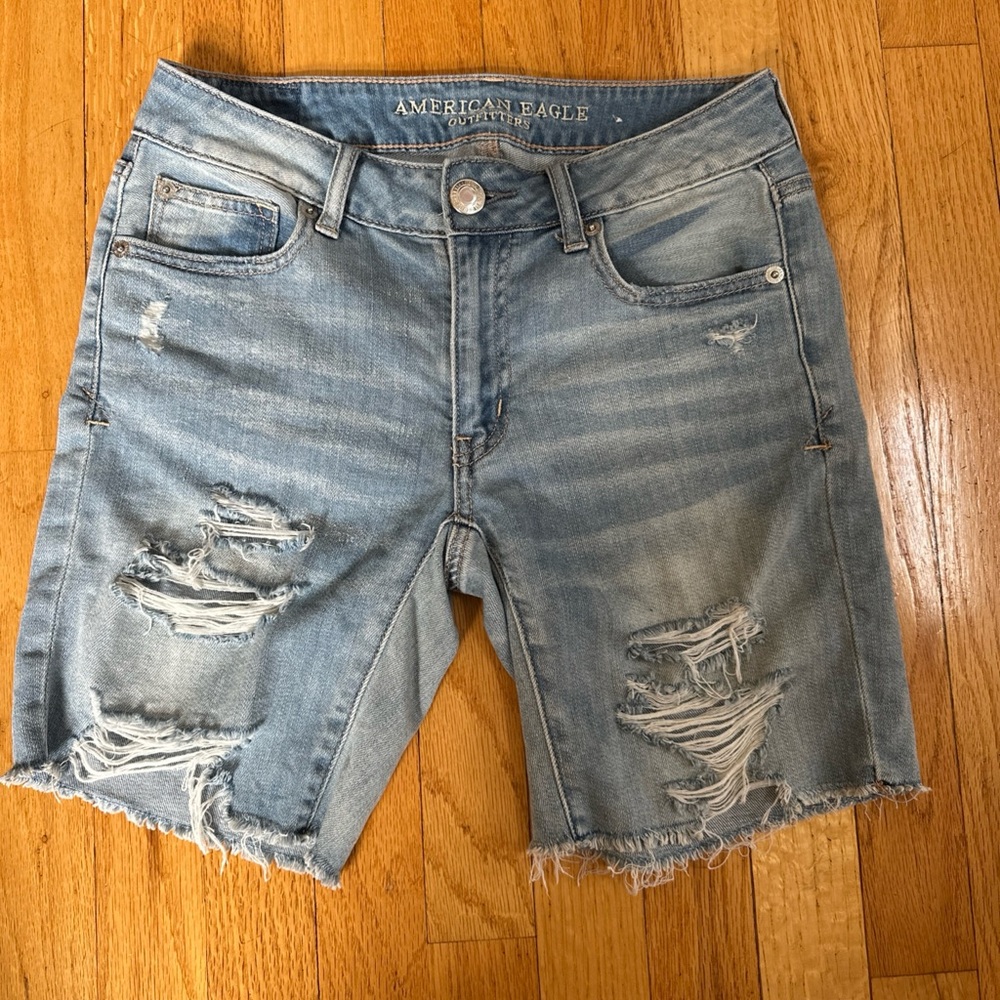 American eagle women’s distressed to cut off Jeanne denim shorts size 00